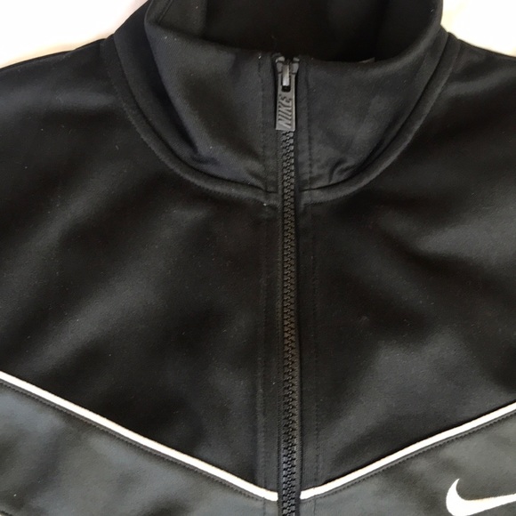 Nike swoosh jacket black size medium - Picture 2 of 4